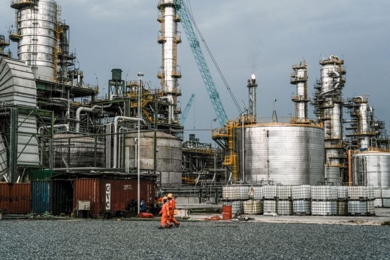 XCMG to work on world’s largest oil refinery project XCMG to work on world’s largest oil refinery project