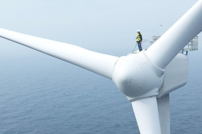 First turbine at first wind farm in Djibouti assembled
