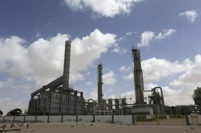 Libya's NOC shuts down Zueitina oil port