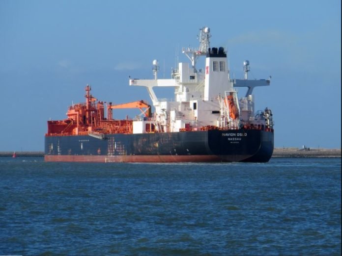 Kenya to increase oil shipment to Uganda