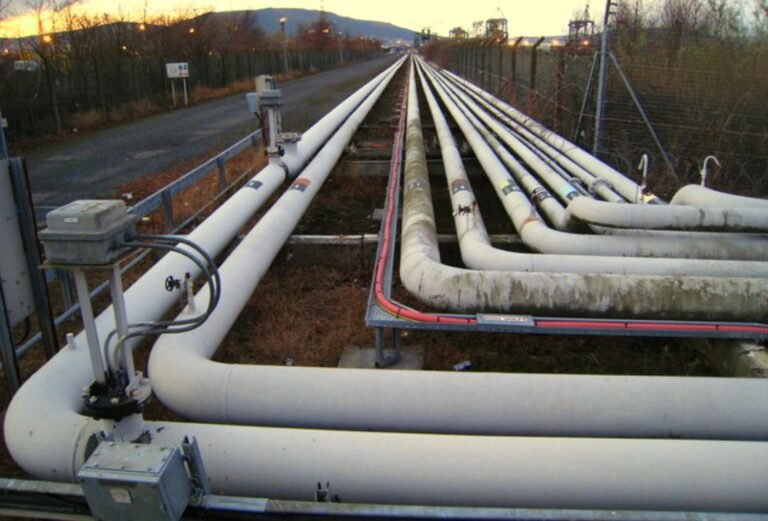 Sudan to suspend oil export pipeline to South Sudan